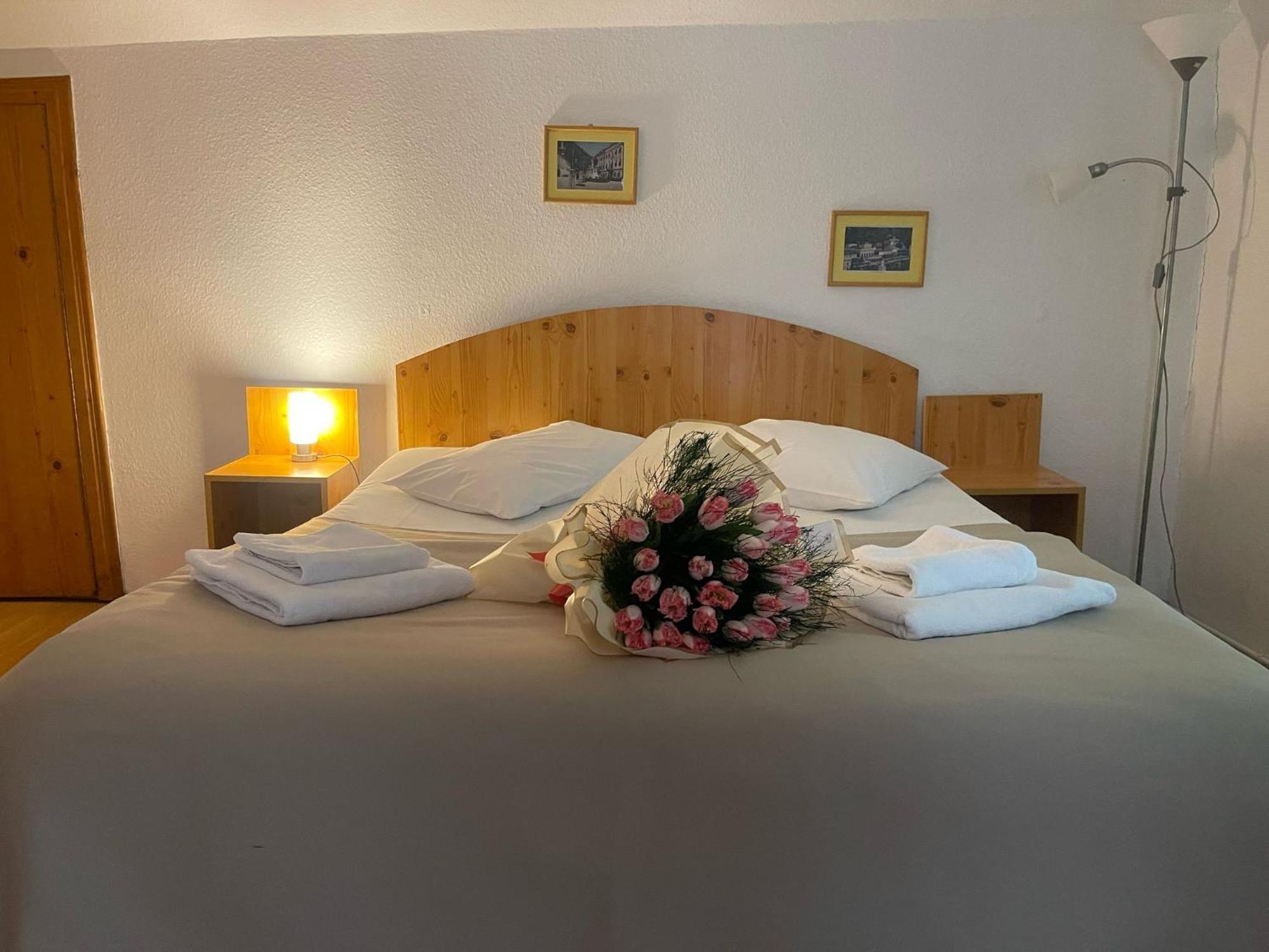 Pensiunea Casa Dimitrios-Băile Herculane Exteriör bild